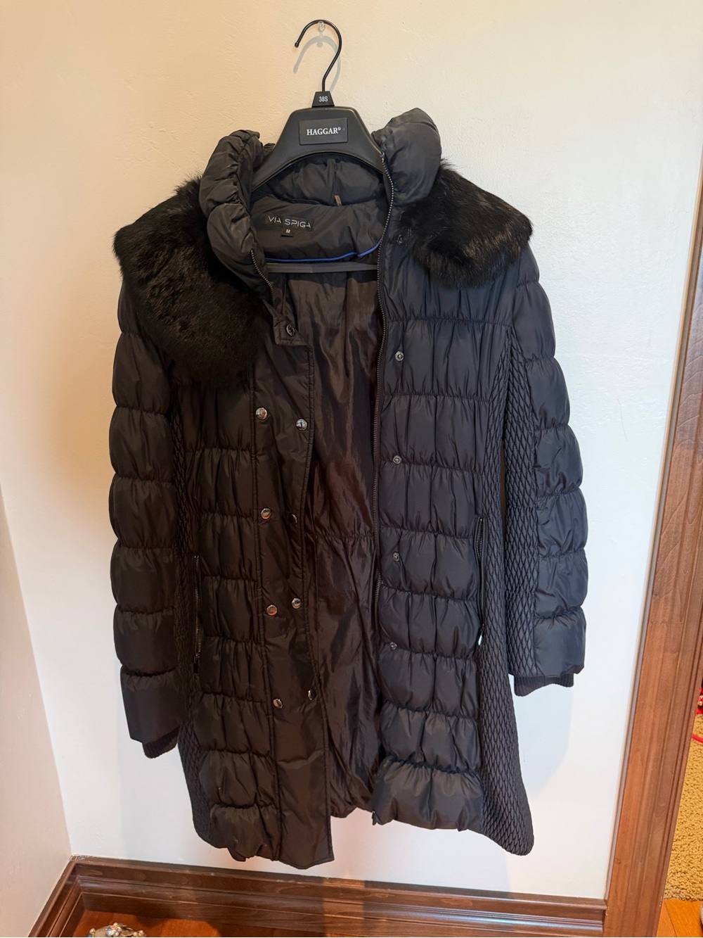 Via Spiga Black Quilted Puffer Coat with Faux Fur Collar
